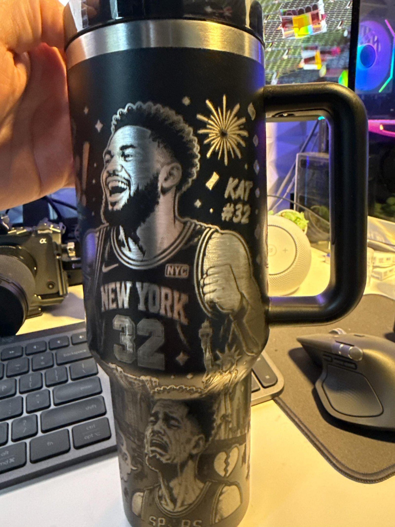 New York Knicks 40 oz Championship Tumbler - Image 2